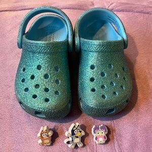CROCS Blue Teal Glitter Clogs with 3 Bluey Jibbitz Kids Size C8